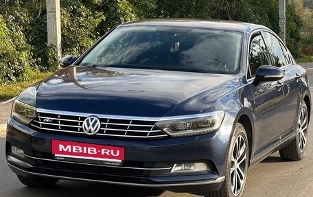 Volkswagen Passat B8 рестайлинг, 2015 год, 1 830 000 рублей, 2 фотография