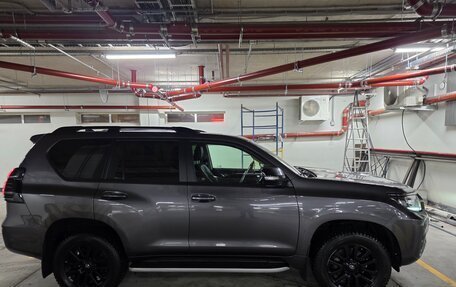 Toyota Land Cruiser Prado 150 рестайлинг 2, 2021 год, 6 400 000 рублей, 1 фотография
