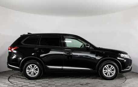 Mitsubishi Outlander III рестайлинг 3, 2018 год, 2 099 000 рублей, 5 фотография