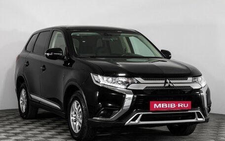 Mitsubishi Outlander III рестайлинг 3, 2018 год, 2 099 000 рублей, 4 фотография