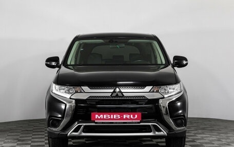 Mitsubishi Outlander III рестайлинг 3, 2018 год, 2 099 000 рублей, 3 фотография
