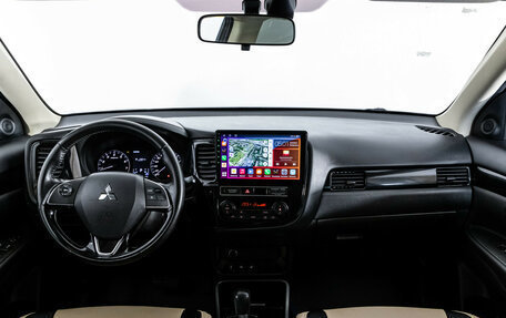 Mitsubishi Outlander III рестайлинг 3, 2018 год, 2 099 000 рублей, 11 фотография