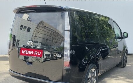 Hyundai Staria, 2021 год, 4 300 000 рублей, 5 фотография