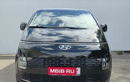 Hyundai Staria, 2021 год, 4 300 000 рублей, 2 фотография
