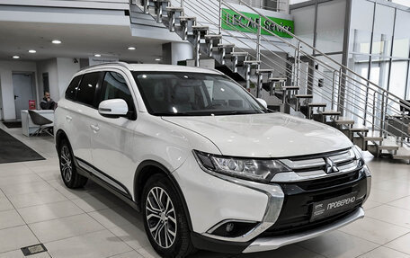 Mitsubishi Outlander III рестайлинг 3, 2015 год, 1 750 000 рублей, 7 фотография