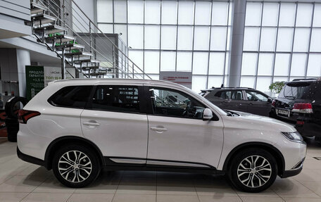 Mitsubishi Outlander III рестайлинг 3, 2015 год, 1 750 000 рублей, 8 фотография