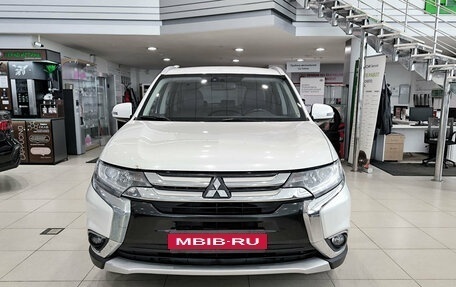 Mitsubishi Outlander III рестайлинг 3, 2015 год, 1 750 000 рублей, 6 фотография