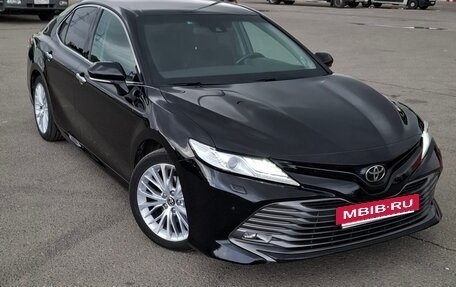 Toyota Camry, 2018 год, 2 750 000 рублей, 2 фотография