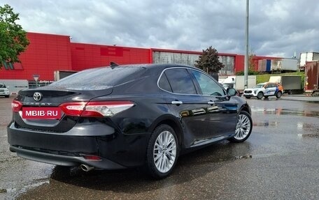 Toyota Camry, 2018 год, 2 750 000 рублей, 10 фотография
