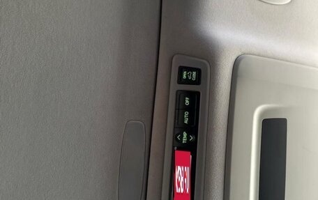Toyota Vellfire I, 2011 год, 2 250 000 рублей, 24 фотография
