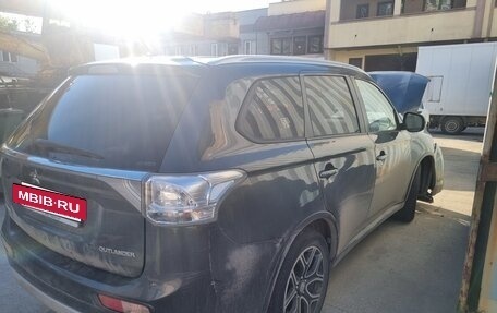 Mitsubishi Outlander III рестайлинг 3, 2014 год, 800 000 рублей, 4 фотография