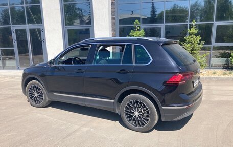 Volkswagen Tiguan II, 2018 год, 2 630 000 рублей, 4 фотография