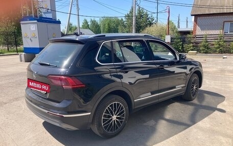 Volkswagen Tiguan II, 2018 год, 2 630 000 рублей, 3 фотография