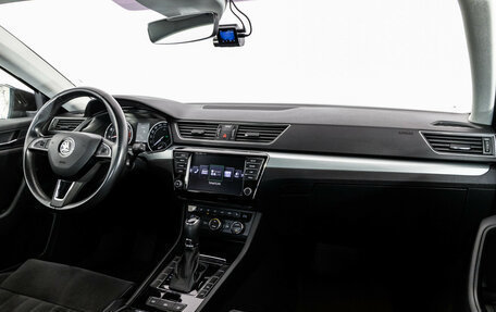 Skoda Superb III рестайлинг, 2017 год, 2 199 000 рублей, 11 фотография