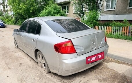Nissan Skyline, 2001 год, 150 000 рублей, 3 фотография