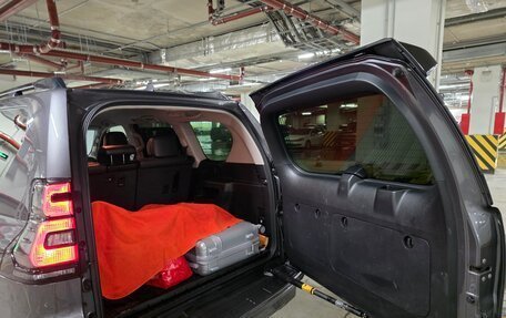 Toyota Land Cruiser Prado 150 рестайлинг 2, 2021 год, 6 400 000 рублей, 7 фотография