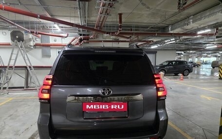 Toyota Land Cruiser Prado 150 рестайлинг 2, 2021 год, 6 400 000 рублей, 10 фотография