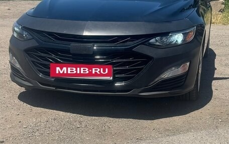 Chevrolet Malibu IX, 2023 год, 880 000 рублей, 2 фотография