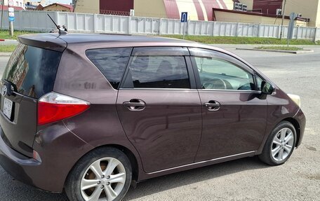Toyota Ractis II, 2011 год, 930 000 рублей, 4 фотография