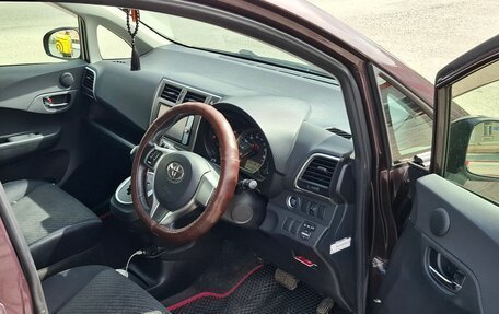 Toyota Ractis II, 2011 год, 930 000 рублей, 6 фотография
