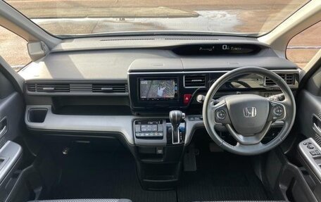 Honda Stepwgn IV, 2017 год, 1 454 000 рублей, 2 фотография
