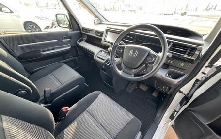 Honda Stepwgn IV, 2017 год, 1 454 000 рублей, 6 фотография