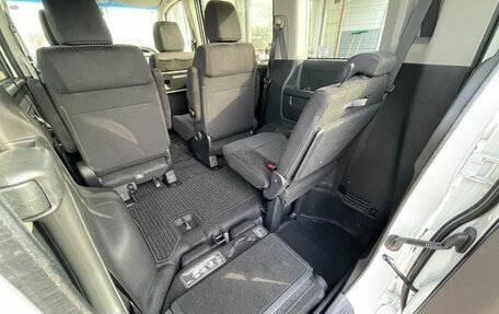Honda Stepwgn IV, 2017 год, 1 454 000 рублей, 13 фотография