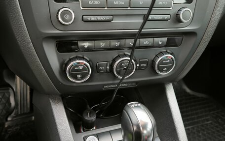 Volkswagen Jetta VI, 2013 год, 1 020 000 рублей, 29 фотография