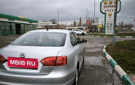 Volkswagen Jetta VI, 2013 год, 1 020 000 рублей, 34 фотография