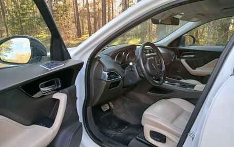 Jaguar F-Pace, 2017 год, 2 300 000 рублей, 7 фотография