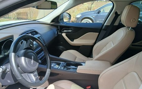 Jaguar F-Pace, 2017 год, 2 300 000 рублей, 10 фотография