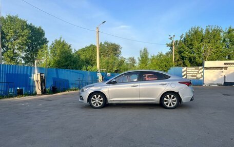 Hyundai Solaris II рестайлинг, 2017 год, 650 000 рублей, 2 фотография