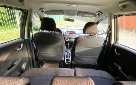 Honda Jazz II рестайлинг, 2011 год, 650 000 рублей, 12 фотография