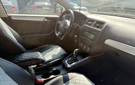 Volkswagen Jetta VI, 2012 год, 750 000 рублей, 14 фотография
