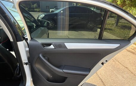Volkswagen Jetta VI, 2012 год, 750 000 рублей, 17 фотография