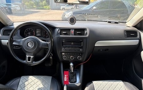 Volkswagen Jetta VI, 2012 год, 750 000 рублей, 24 фотография