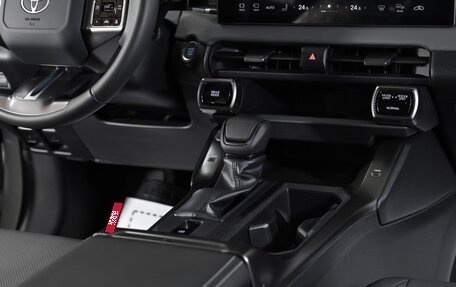 Toyota RAV4, 2026 год, 4 299 000 рублей, 13 фотография
