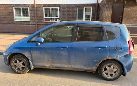 Honda Fit III, 2003 год, 300 000 рублей, 2 фотография