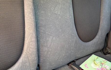 Honda Fit III, 2003 год, 300 000 рублей, 9 фотография