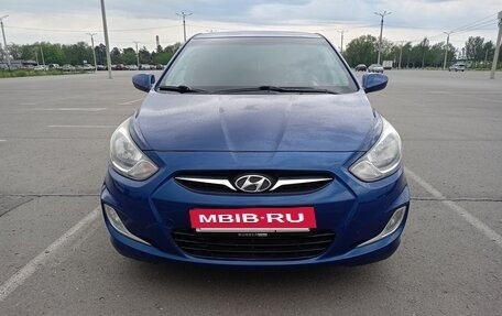 Hyundai Solaris II рестайлинг, 2011 год, 585 000 рублей, 11 фотография