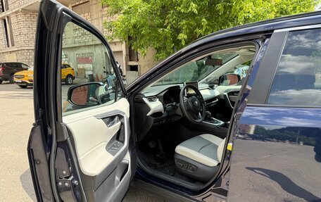 Toyota RAV4, 2021 год, 4 100 000 рублей, 8 фотография
