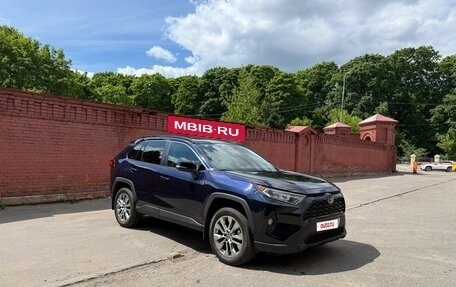 Toyota RAV4, 2021 год, 4 100 000 рублей, 6 фотография