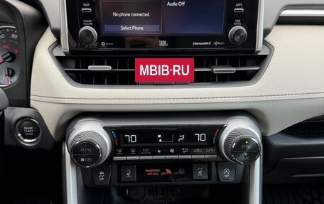 Toyota RAV4, 2021 год, 4 100 000 рублей, 11 фотография