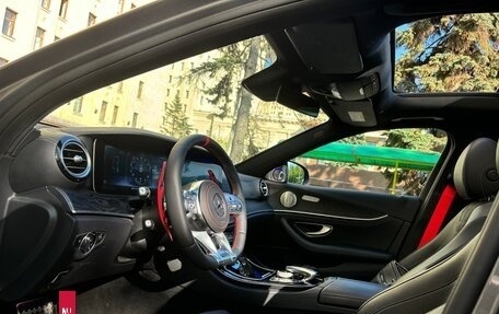 Mercedes-Benz E-Класс, 2016 год, 3 180 000 рублей, 28 фотография