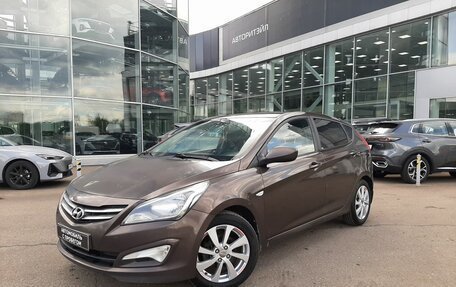Hyundai Solaris II рестайлинг, 2016 год, 690 000 рублей, 2 фотография