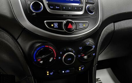 Hyundai Solaris II рестайлинг, 2015 год, 950 000 рублей, 17 фотография
