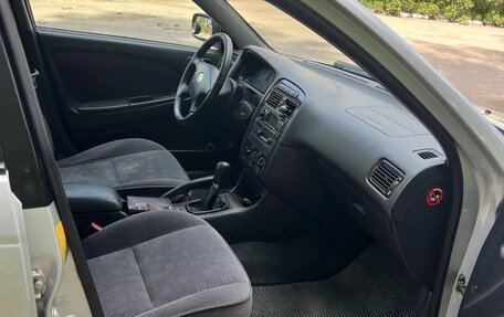 Toyota Avensis III рестайлинг, 2001 год, 430 000 рублей, 6 фотография