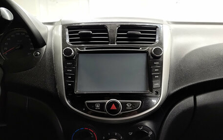 Hyundai Solaris II рестайлинг, 2012 год, 750 000 рублей, 19 фотография