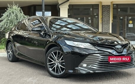 Toyota Camry, 2018 год, 2 220 000 рублей, 2 фотография
