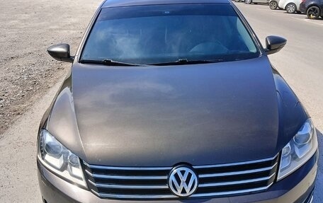 Volkswagen Passat B7, 2013 год, 960 000 рублей, 2 фотография